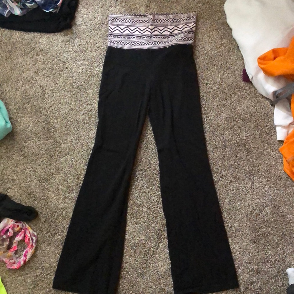 Victoria’s Secret Pink yoga pants